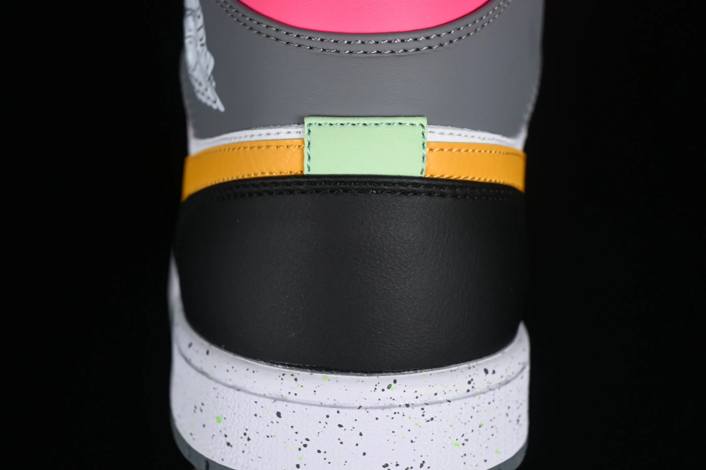 All Categories Air Jordan Jordan Series Basketball Shoes Air Jordan 1 Mid Air Jordan 1 Mid AJ1 Joe 1 Color Candy Chinese Cultural Leisure Sneakers FN1190-100